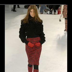 CHANEL 07 A Highwaisted Tweed Skirt Size 40